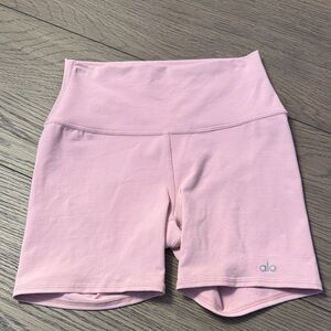 NWOT 🩰 ALO Yoga Women's Limited Edition Pink High-Waist Biker Shorts